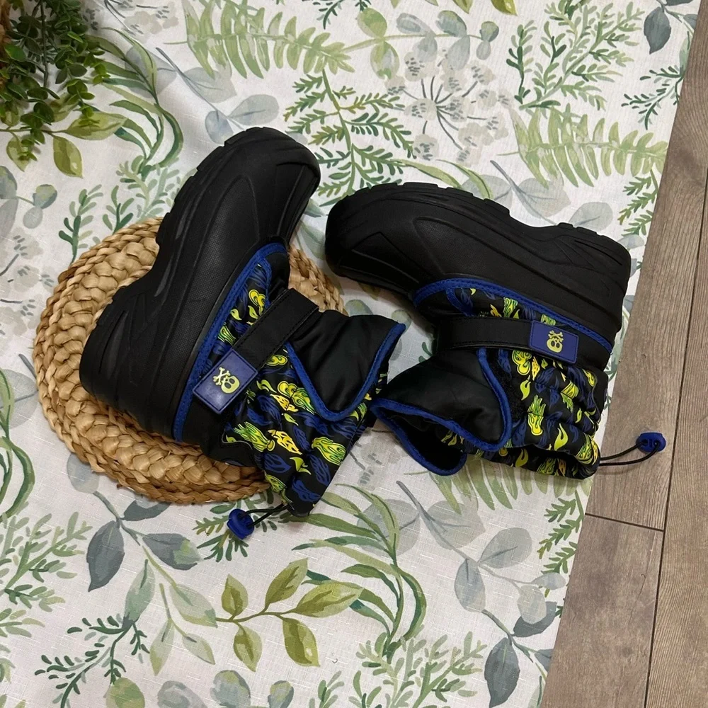 Athletech Boys' Skull Flames Snow Boots Size 4 Winter Boots